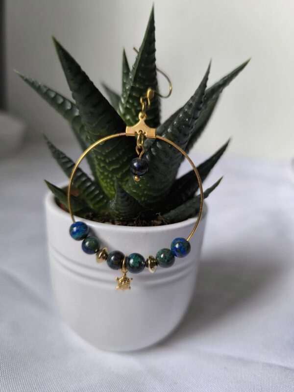 Boucles d'oreilles en Azurite sur plante, créée par Main de Crystal