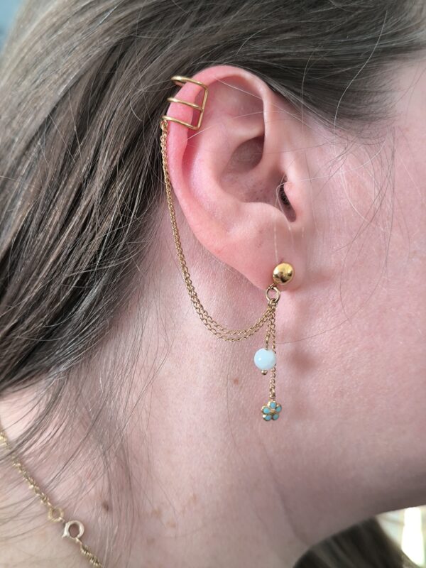 Boucle d'oreille chaîne et bague avec breloque fleur bleu et pierre naturelle en Amazonite, créé par Main de Crystal