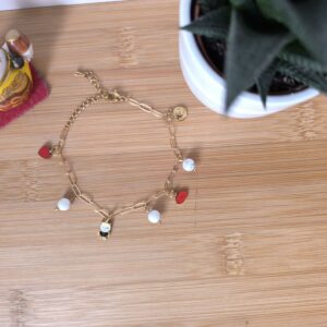 Bracelet doré en gold filled et pierre naturelle howlite – Charms fantaisie
