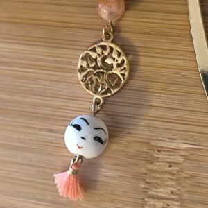 Marque page Miss grigri en pierres de lune