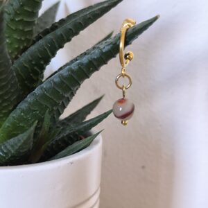 Mini créoles en acier inoxydable et jaspe mokaïte