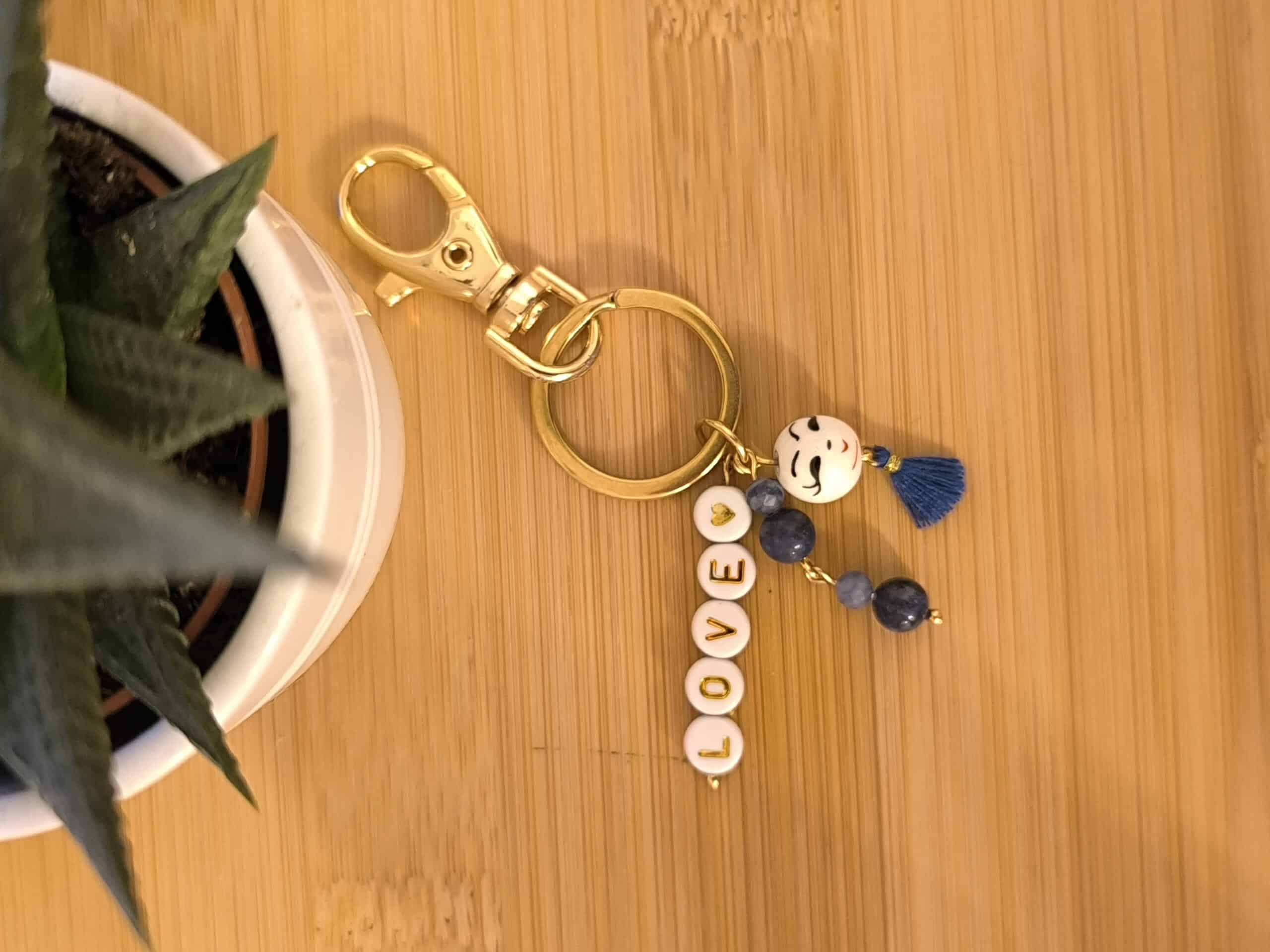 Porte clé miss grgri en Sodalite, créé par Main de Crystal